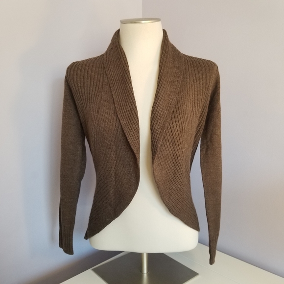 Knitted brown slope hem cardigan